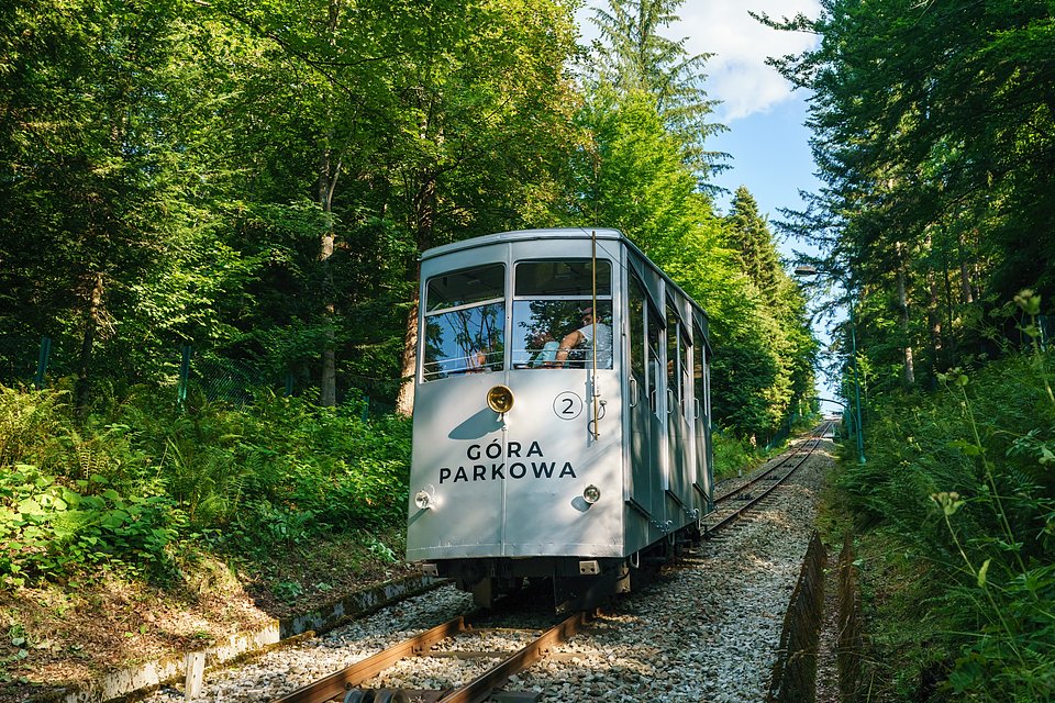 Zabytkowy wagon kolejki na Górę Parkową