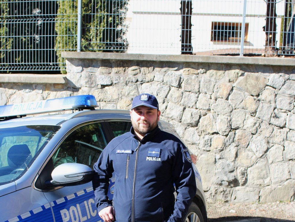 Policjant i strażak w jednej osobie. Krynicki dzielnicowy walczy o tytuł #SuperDzielnicowego 2026
