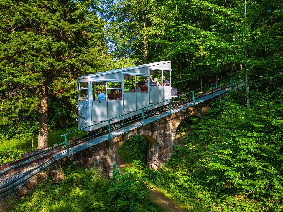 Wagon Kolei linowo-terenowej na Górze Parkowej w Krynicy-Zdroju. z 1937 roku.